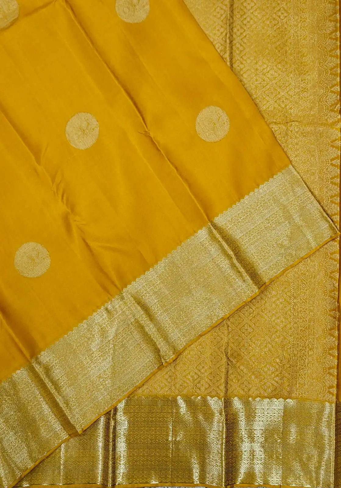 Silver Zari Woven Round Floral Motifs Rich Pallu Kanchipuram Silk Saree